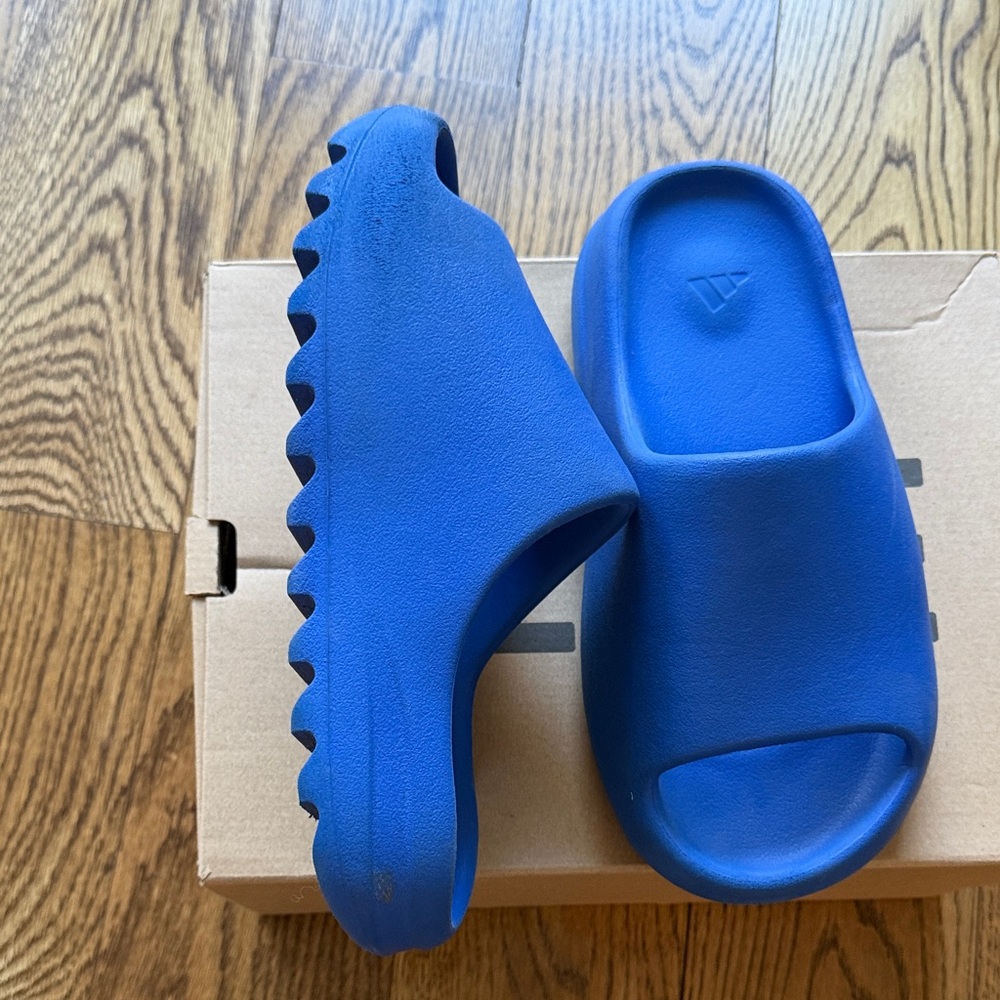 Adidas Blue Yeezy Slide Sandals - Picture 3 of 3